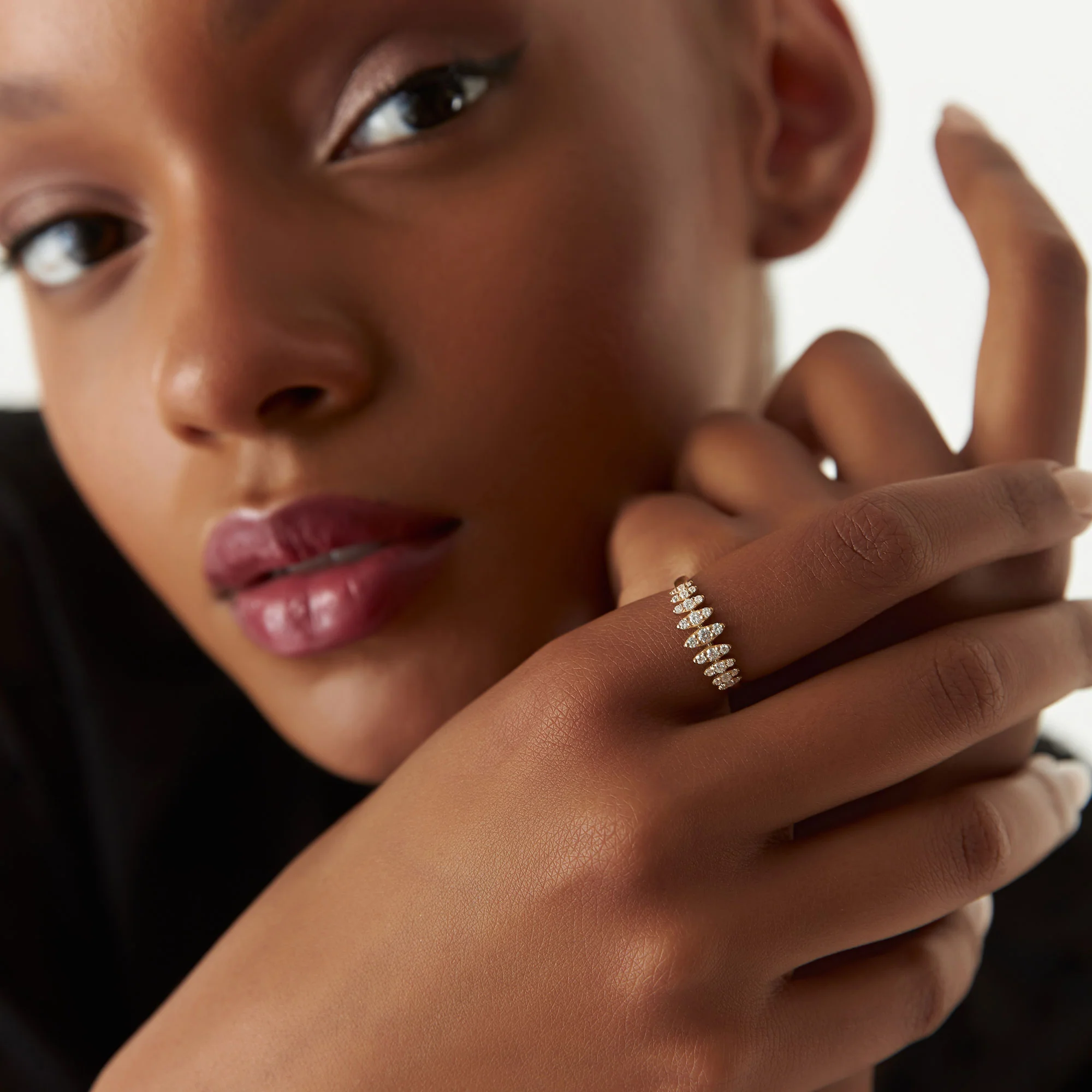 14k Unique Design Glamorous Diamond Ring - Image 3