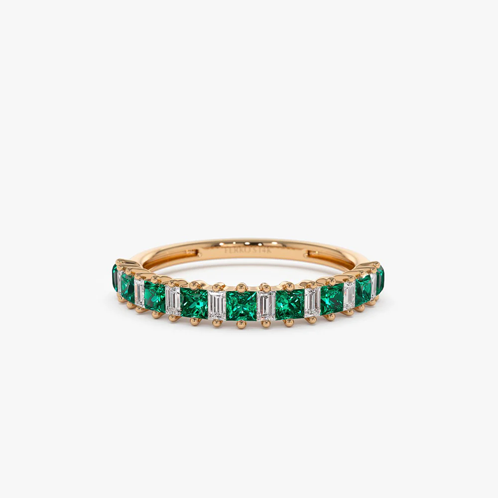 14k Unique Princess Cut Emerald and Baguette Diamond Ring - Image 4