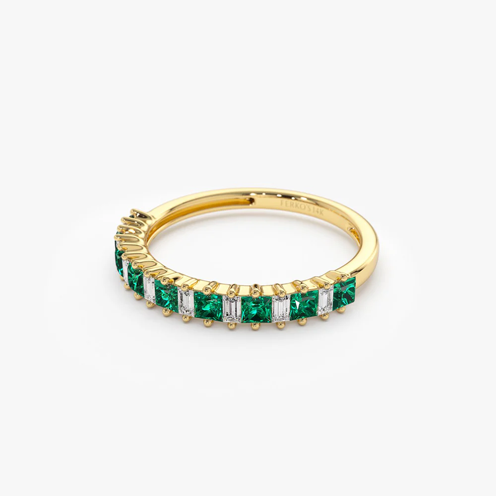 14k Unique Princess Cut Emerald and Baguette Diamond Ring - Image 6