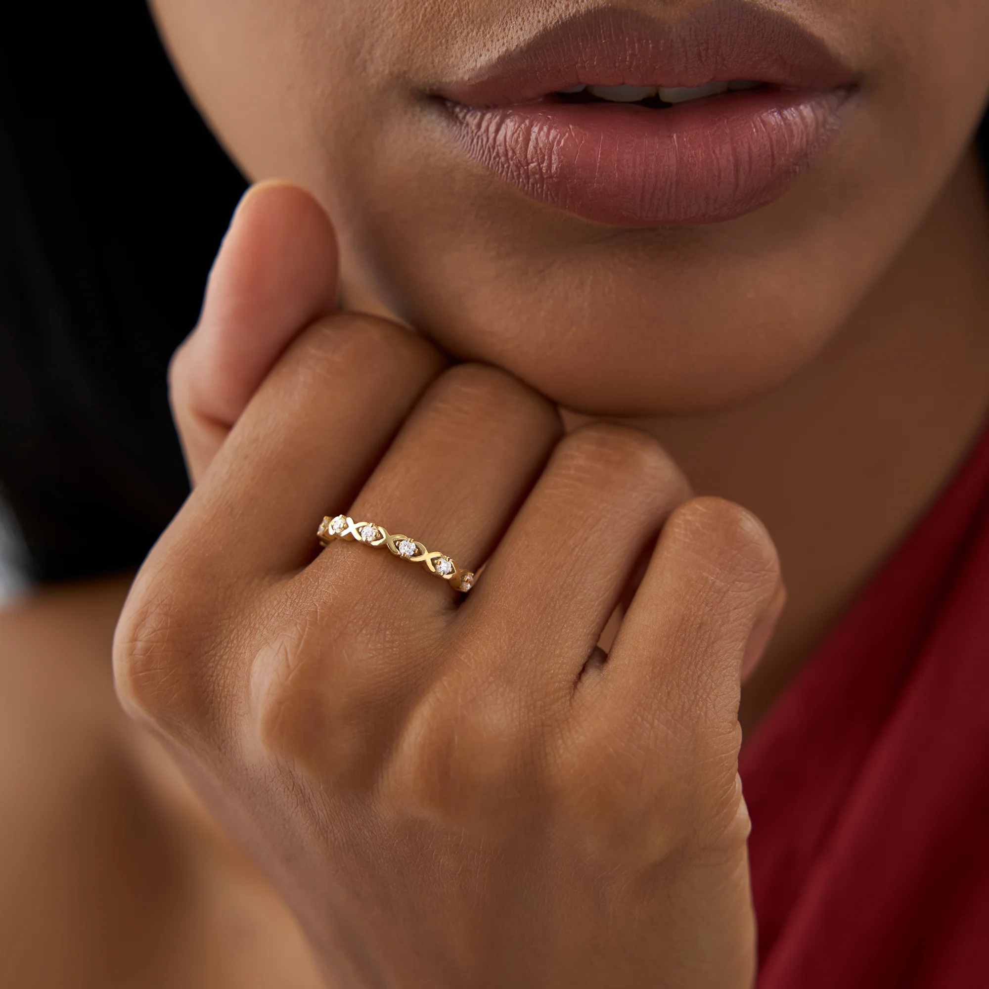14k X O Design Diamond Wedding RIng - Image 8