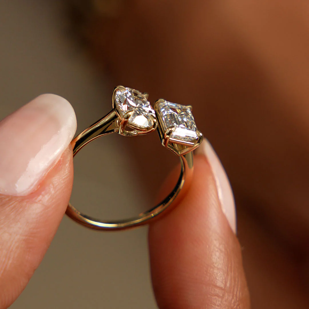 2.00 Ctw 14k Emerald & Oval Cut Toi et Moi Lab Grown Diamond Ring - Selen - Image 4