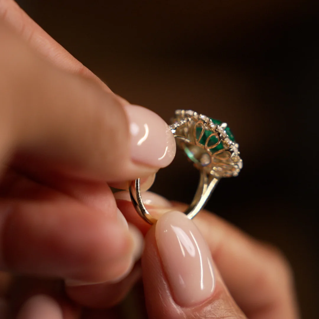 5.30 Ctw 14k Lab Grown Colombian Emerald and Oval Diamond Halo Statement Ring - Nysa - Image 6